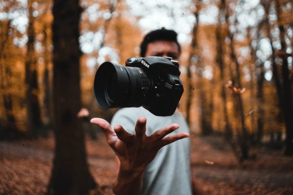 shooting in low lighting tips for photographers filmmakers low lit photography 